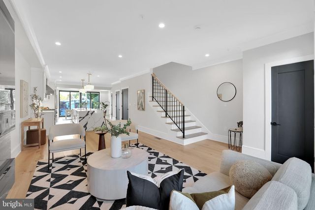 3724 S S ST NW, Washington, DC 20007