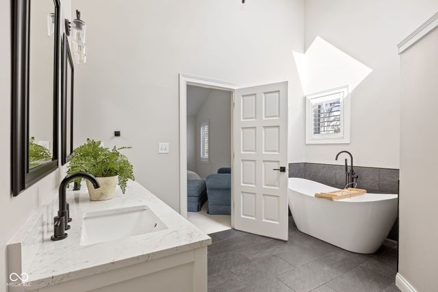 13727 Smokey Ridge Overlook, Carmel, IN 46033