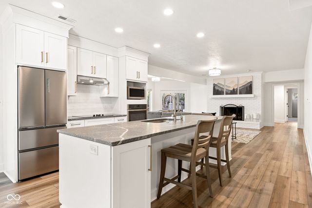 13727 Smokey Ridge Overlook, Carmel, IN 46033