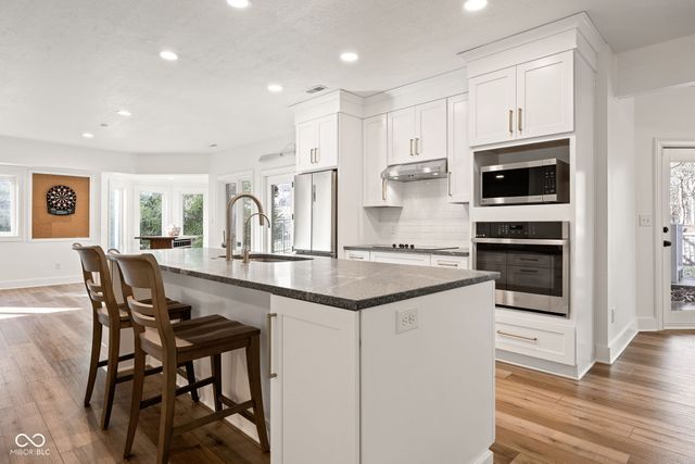 13727 Smokey Ridge Overlook, Carmel, IN 46033