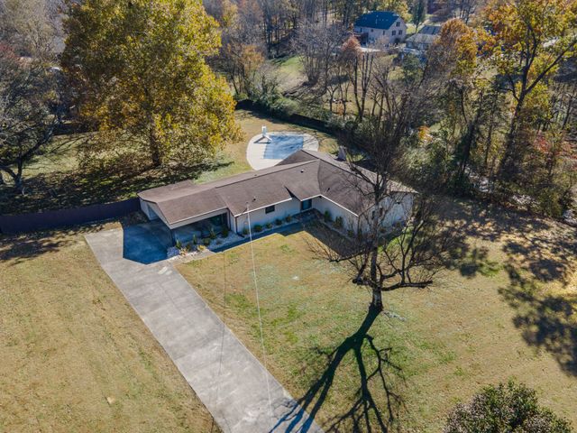 1035 Green Valley Dr, Lewisburg, TN 37091