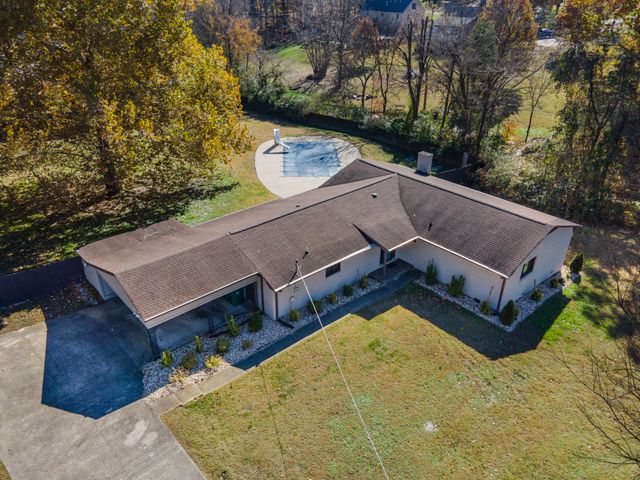 1035 Green Valley Dr, Lewisburg, TN 37091