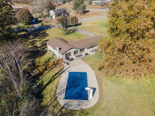 1035 Green Valley Dr, Lewisburg, TN 37091