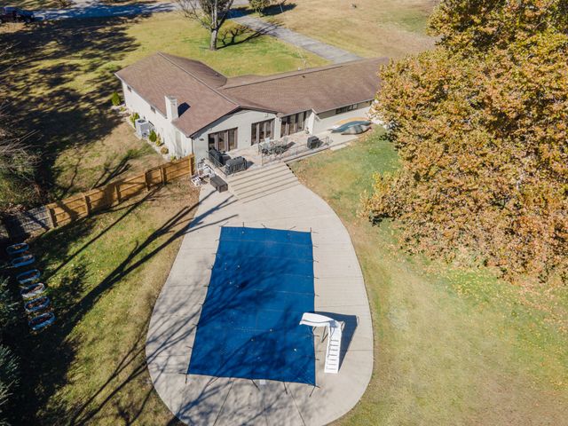 1035 Green Valley Dr, Lewisburg, TN 37091