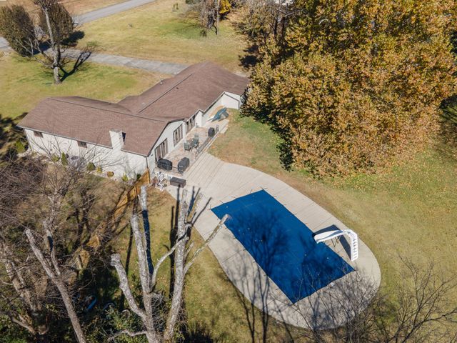 1035 Green Valley Dr, Lewisburg, TN 37091