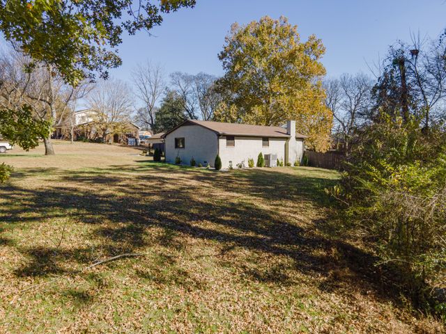 1035 Green Valley Dr, Lewisburg, TN 37091