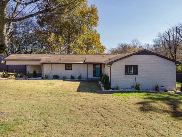 1035 Green Valley Dr, Lewisburg, TN 37091