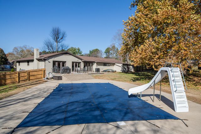 1035 Green Valley Dr, Lewisburg, TN 37091