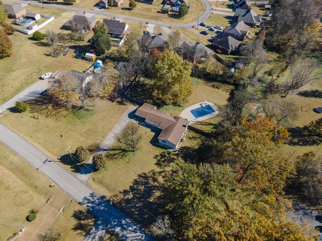 1035 Green Valley Dr, Lewisburg, TN 37091