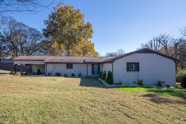 1035 Green Valley Dr, Lewisburg, TN 37091