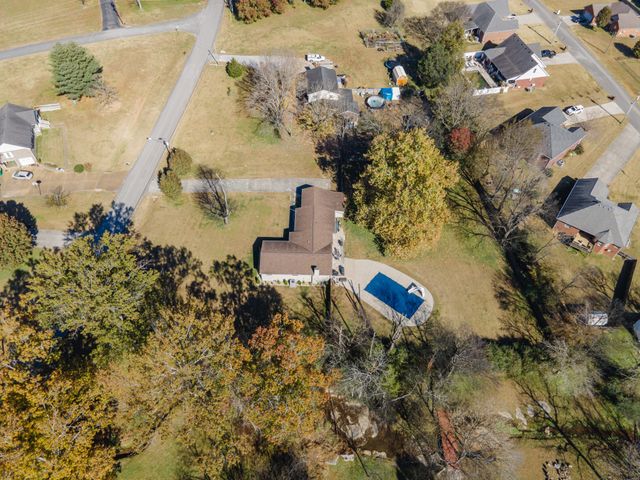 1035 Green Valley Dr, Lewisburg, TN 37091