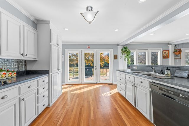 1035 Green Valley Dr, Lewisburg, TN 37091