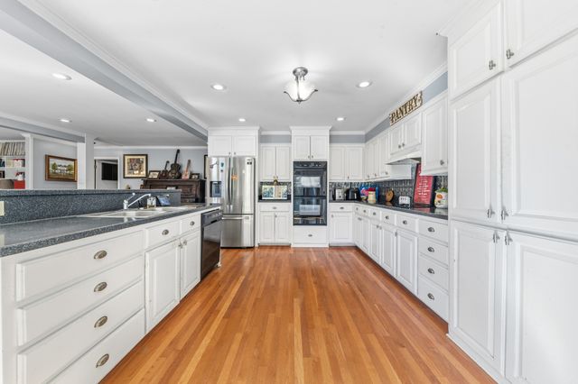 1035 Green Valley Dr, Lewisburg, TN 37091