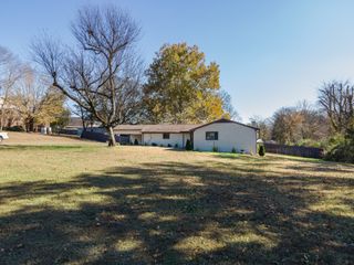 1035 Green Valley Dr, Lewisburg, TN 37091