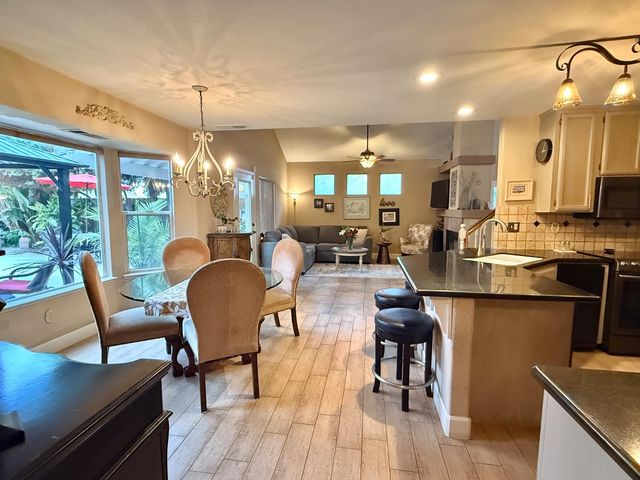 1920 Rockypoint Way, Riverbank, CA 95367