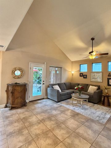 1920 Rockypoint Way, Riverbank, CA 95367