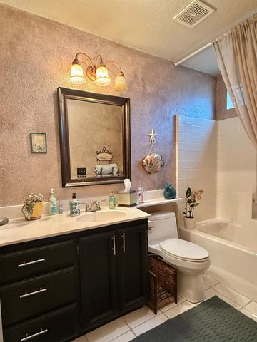 1920 Rockypoint Way, Riverbank, CA 95367