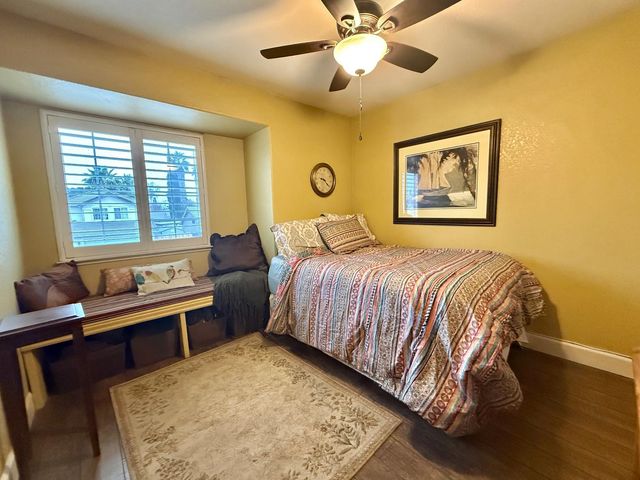 1920 Rockypoint Way, Riverbank, CA 95367