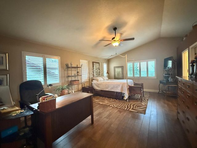 1920 Rockypoint Way, Riverbank, CA 95367