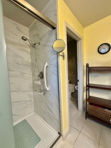 1920 Rockypoint Way, Riverbank, CA 95367