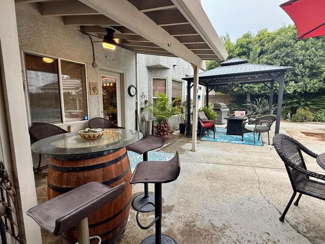 1920 Rockypoint Way, Riverbank, CA 95367