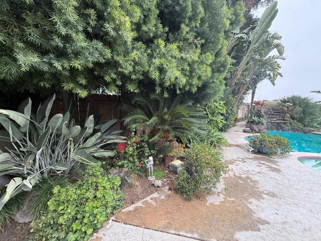 1920 Rockypoint Way, Riverbank, CA 95367