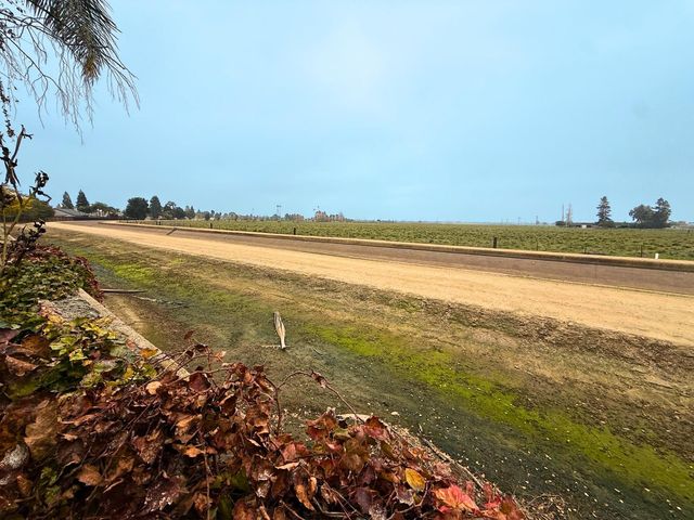 1920 Rockypoint Way, Riverbank, CA 95367