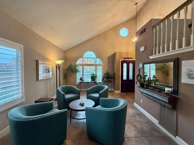 1920 Rockypoint Way, Riverbank, CA 95367