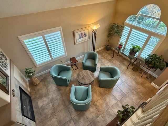 1920 Rockypoint Way, Riverbank, CA 95367