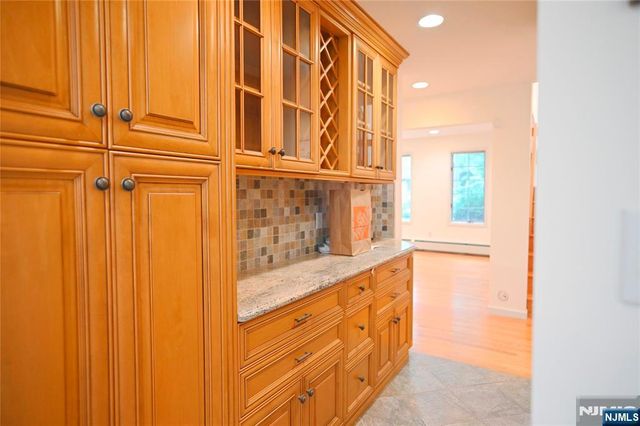1033 Harvard Place, Fort Lee, NJ 07024