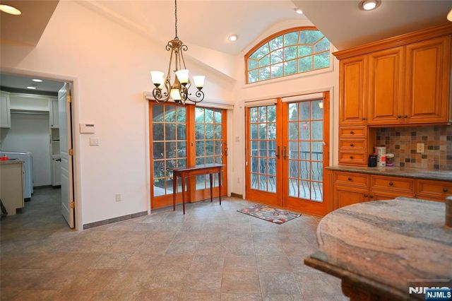 1033 Harvard Place, Fort Lee, NJ 07024