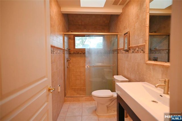 1033 Harvard Place, Fort Lee, NJ 07024