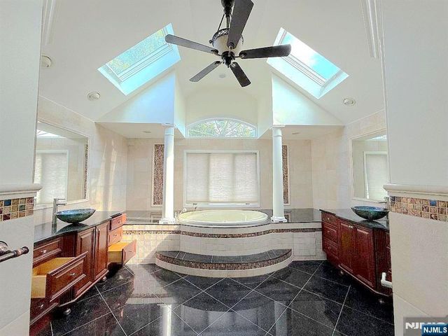 1033 Harvard Place, Fort Lee, NJ 07024