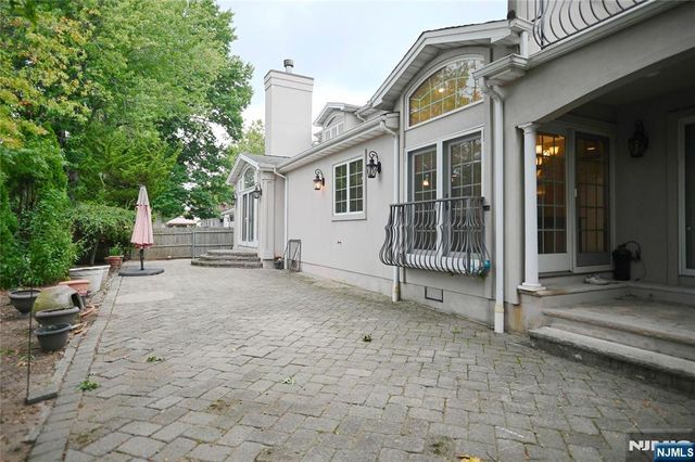 1033 Harvard Place, Fort Lee, NJ 07024