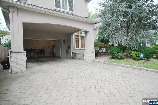1033 Harvard Place, Fort Lee, NJ 07024