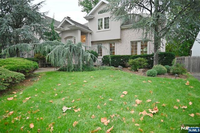 1033 Harvard Place, Fort Lee, NJ 07024