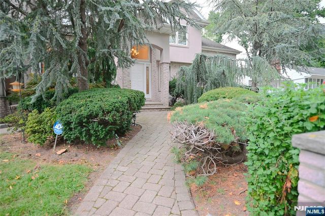 1033 Harvard Place, Fort Lee, NJ 07024