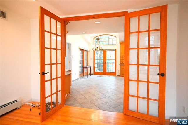 1033 Harvard Place, Fort Lee, NJ 07024
