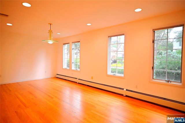1033 Harvard Place, Fort Lee, NJ 07024