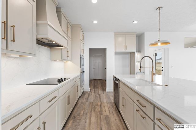 10265 Grant Street, Papillion, NE 68046