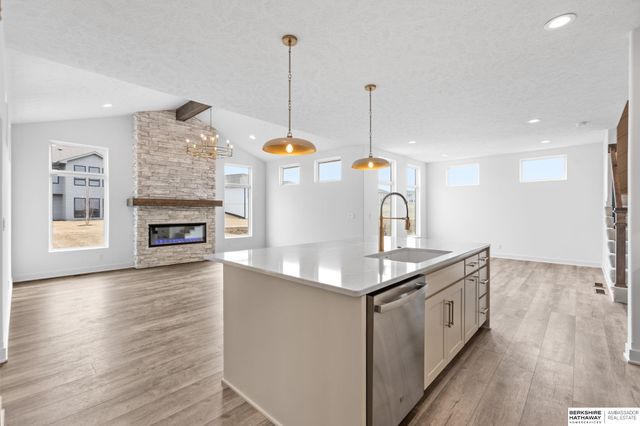 10265 Grant Street, Papillion, NE 68046