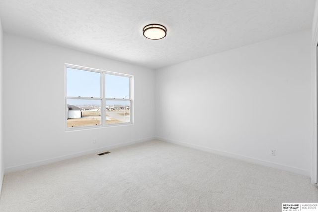 10265 Grant Street, Papillion, NE 68046