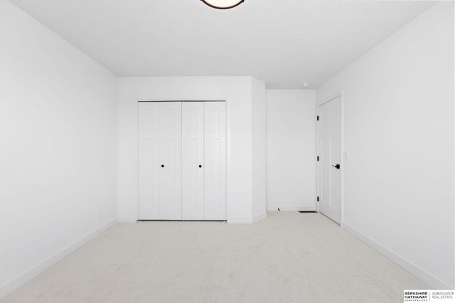 10265 Grant Street, Papillion, NE 68046