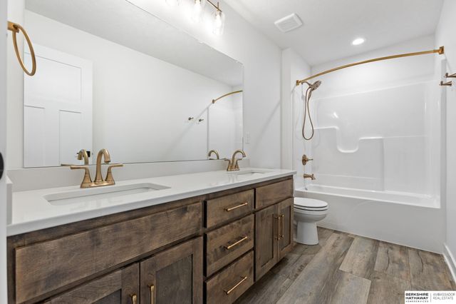 10265 Grant Street, Papillion, NE 68046