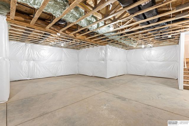 10265 Grant Street, Papillion, NE 68046