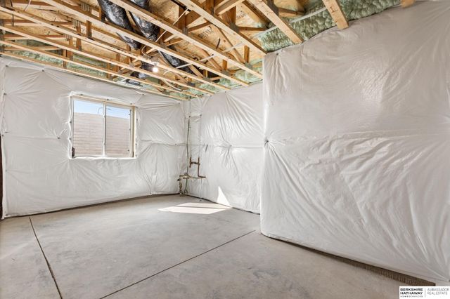 10265 Grant Street, Papillion, NE 68046