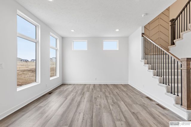 10265 Grant Street, Papillion, NE 68046