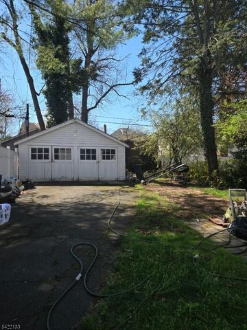21 Glenwood Pl, East Orange City, NJ 07017