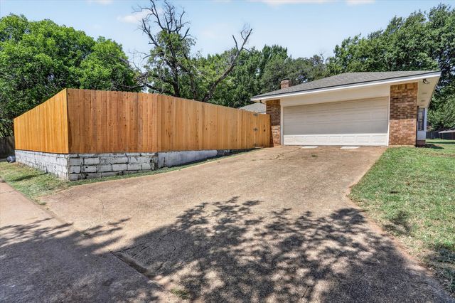 1830 Hillcroft Drive, Duncanville, TX 75137