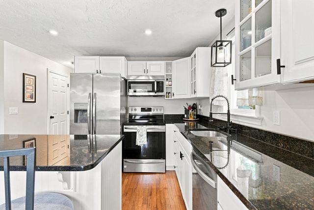 7 Lascala Ave, Plymouth, MA 02360